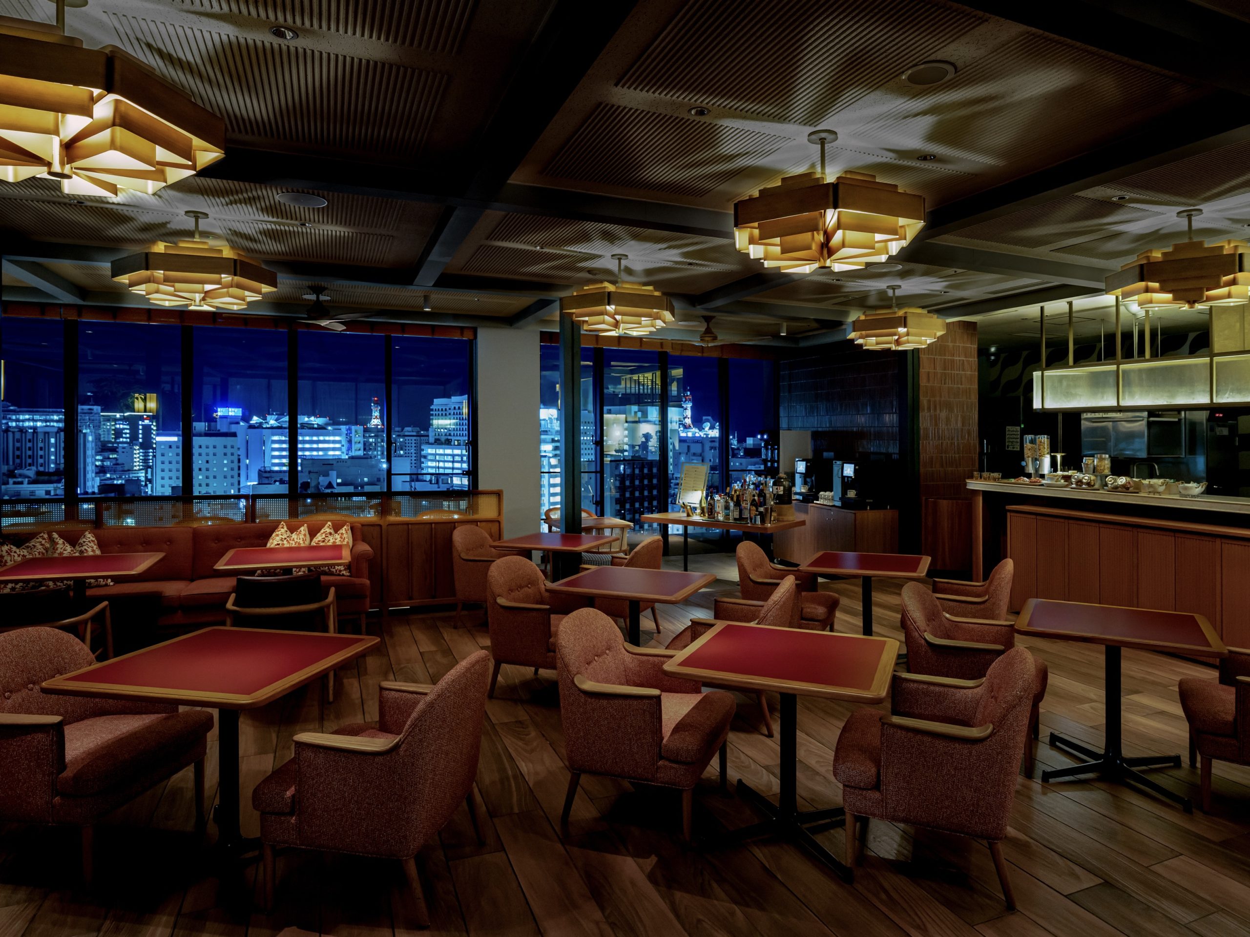 CLUB LOUNGE